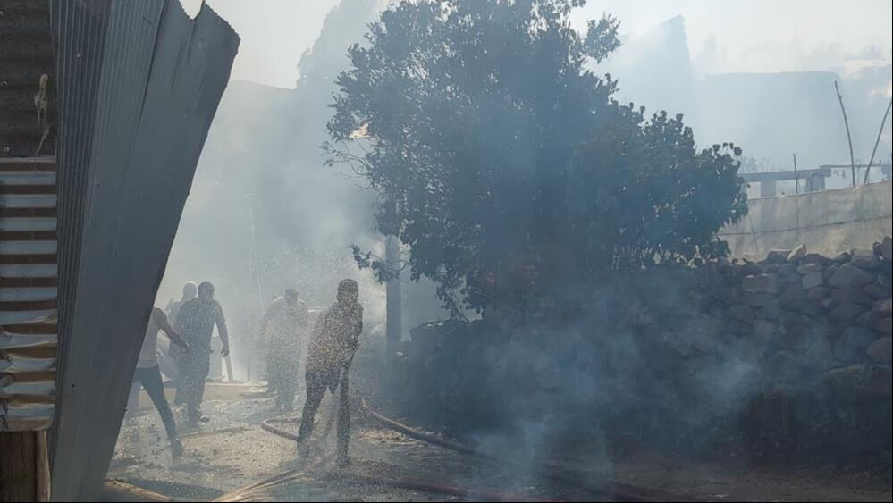 Yangın k&ouml;y&uuml; k&uuml;l etti! 15 ev kullanılamaz hale geldi - 3. Resim