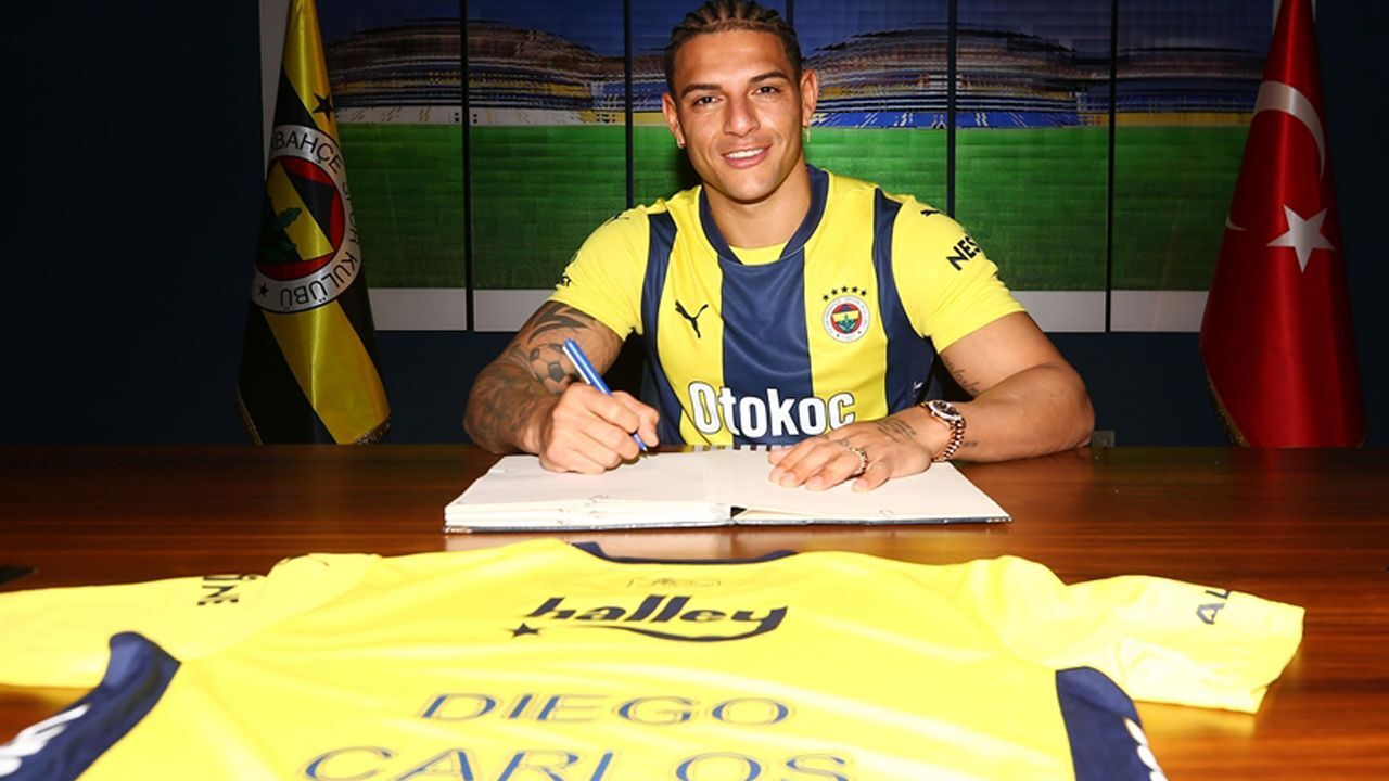 11,5 milyon euroluk dev fiyasko! Fenerbahçe'de veda zamanı: Yeni takımı belli oldu 11,5 milyon euroluk dev fiyasko! Fenerbahçe'de veda zamanı: Yeni takımı belli oldu