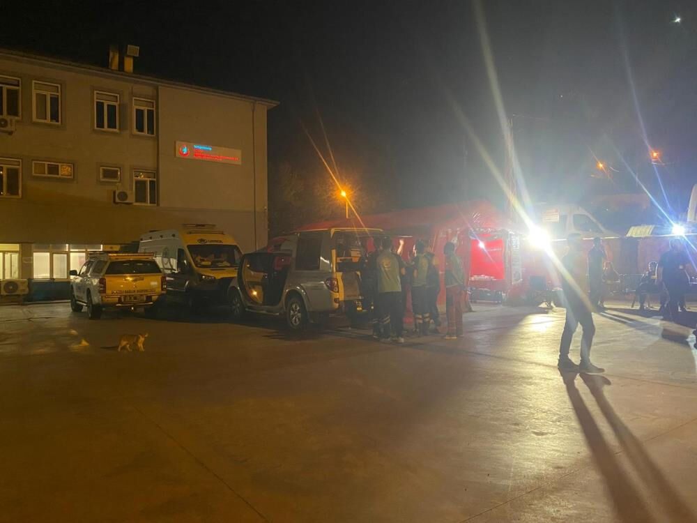 3 ilde orman yangını: Hastane ve 3 mahalle boşaltıldı, 3 ş&uuml;pheli g&ouml;zaltında! - 3. Resim