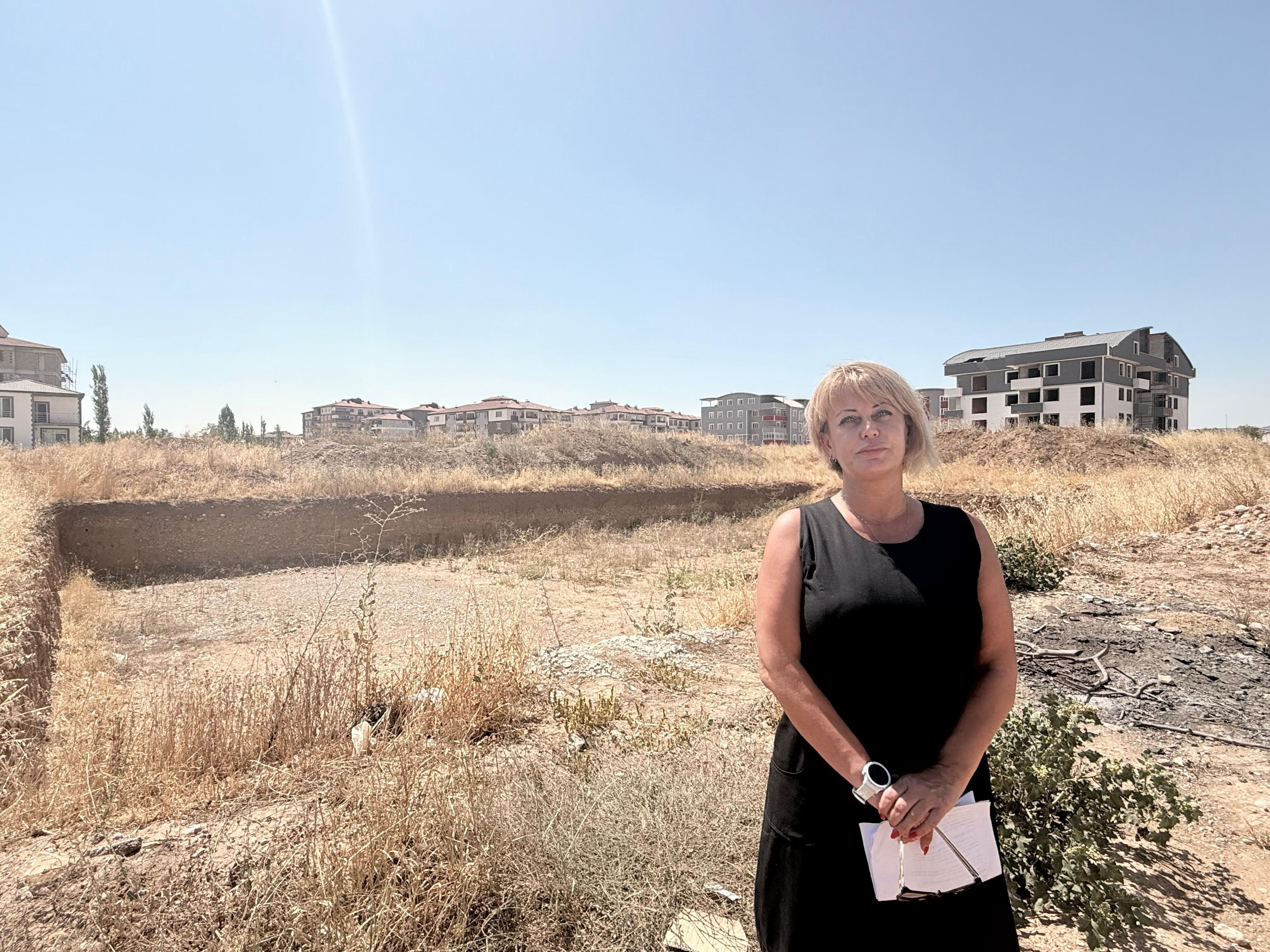 Arazide bulunan lahit hayatlarını kararttı: Belediye başkanıyla ilgili skandal iddia - 2. Resim