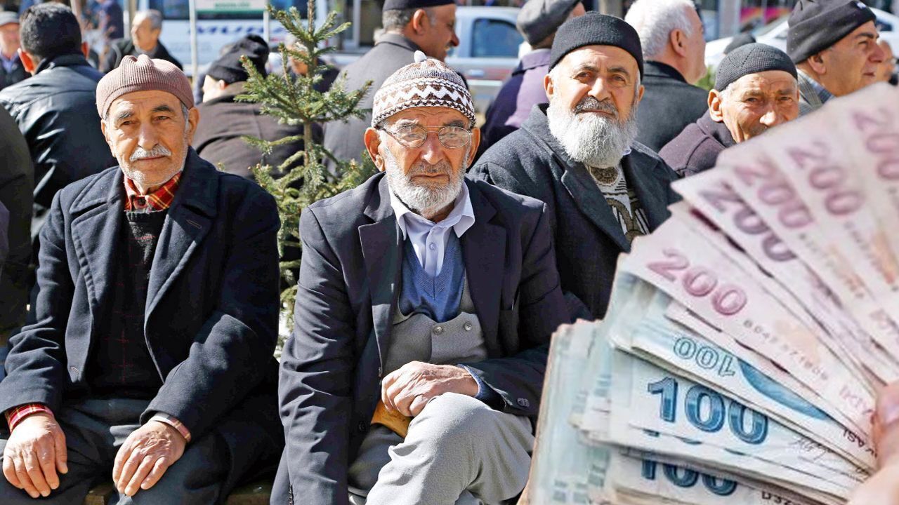 Bankalardan emekliye eylül sürprizi! En yüksek promosyonlar açıklandı Bankalardan emekliye eylül sürprizi! En yüksek promosyonlar açıklandı