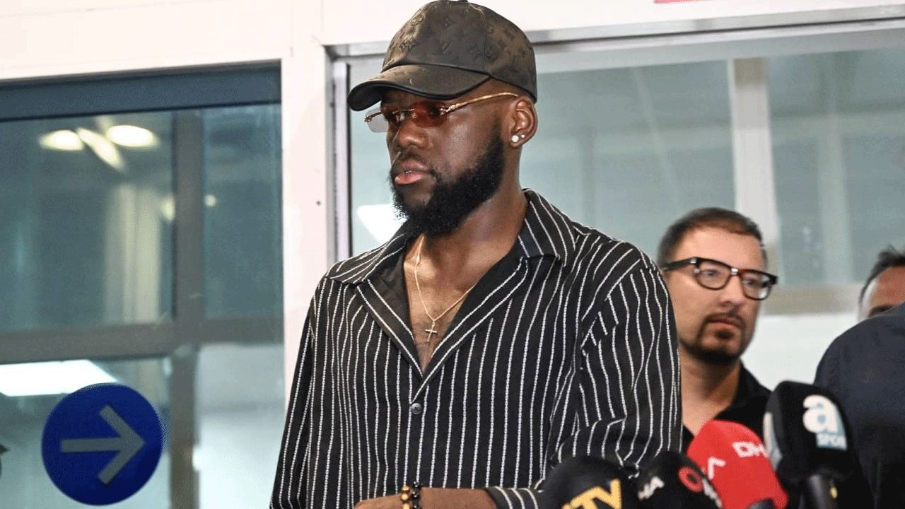Beşiktaş'ta ayrılık resmiyete kavuştu: İtalya'nın yolunu tuttu Beşiktaş'ta ayrılık resmiyete kavuştu: İtalya'nın yolunu tuttu