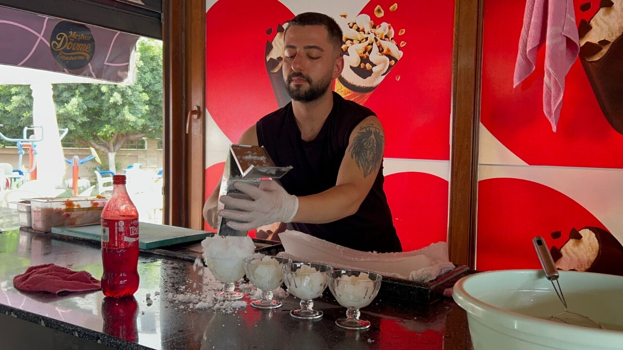 Bu d&uuml;kkana giren ferahlıyor! M&uuml;şterinin dikkatini b&ouml;yle &ccedil;ekti... G&ouml;renler hem hayret etti hem sıraya girdi - 3. Resim