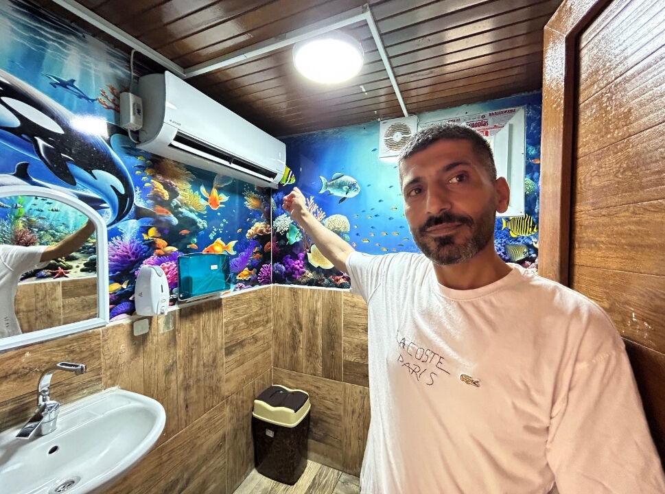 Bu d&uuml;kkana giren ferahlıyor! M&uuml;şterinin dikkatini b&ouml;yle &ccedil;ekti... G&ouml;renler hem hayret etti hem sıraya girdi - 1. Resim