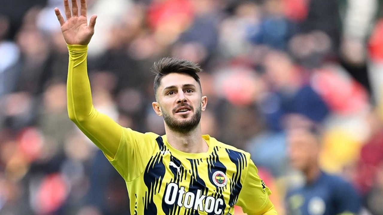 Fenerbahçe'nin yıldızı gitti gidiyor! Kapıyı 20 milyon euro ile çaldılar - 1. Resim