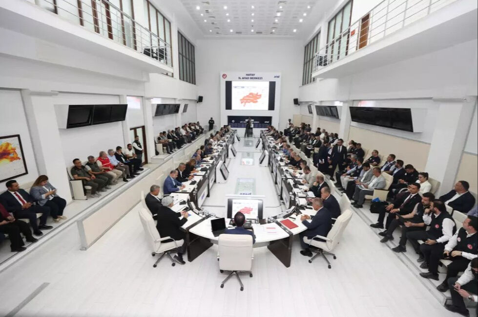 İyi Partili vekil ve CHP'li belediye başkanından Murat Kurum'a teşekkür!