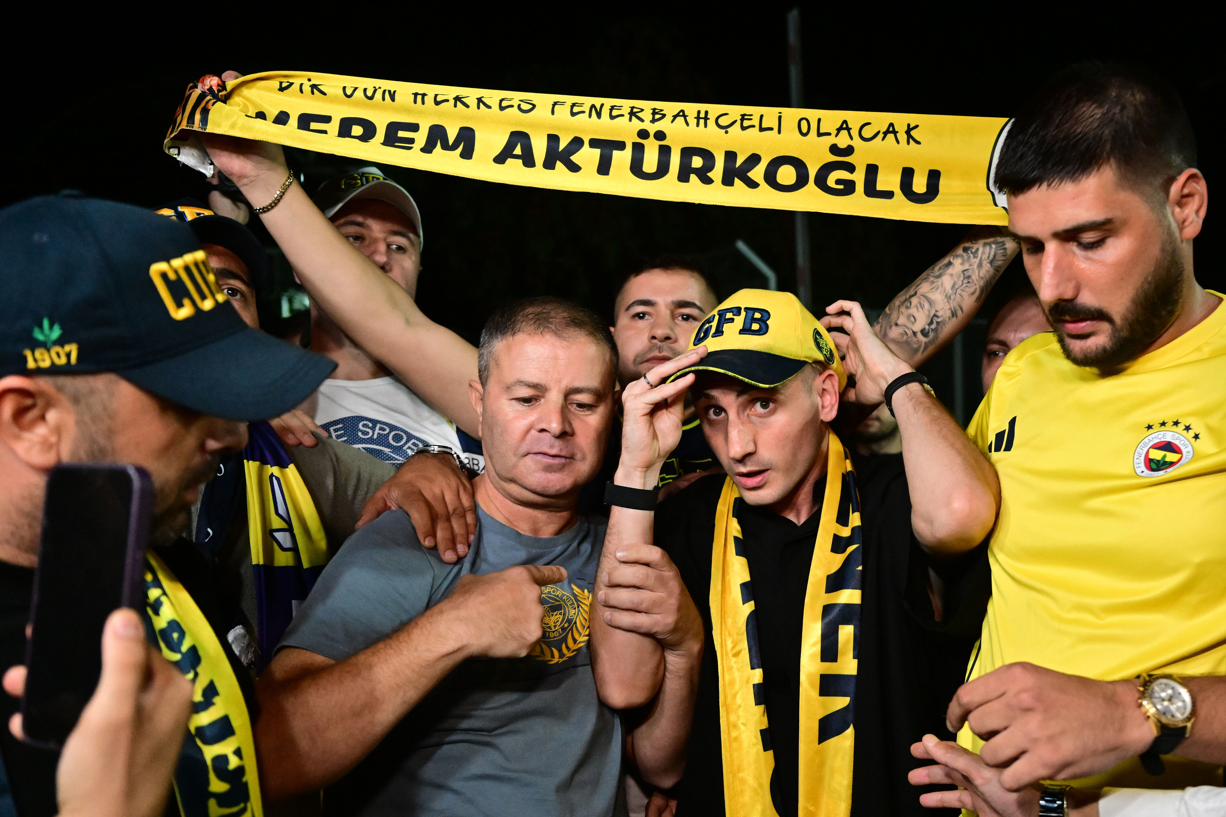 Kerem Aktürkoğlu resmen Fenerbahçe'de: Transferini ve “şerefli kulüp” sözlerini anlattı - 1. Resim