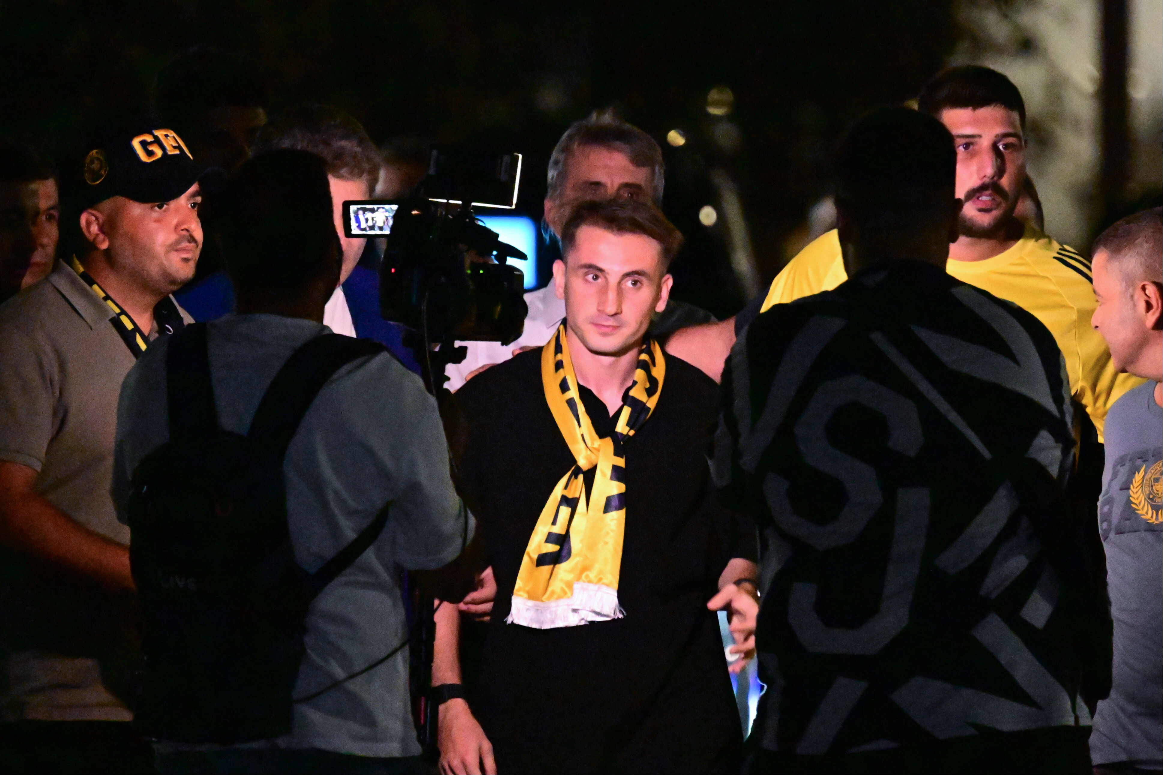 Kerem Aktürkoğlu'na şeref tepkisi! - 1. Resim