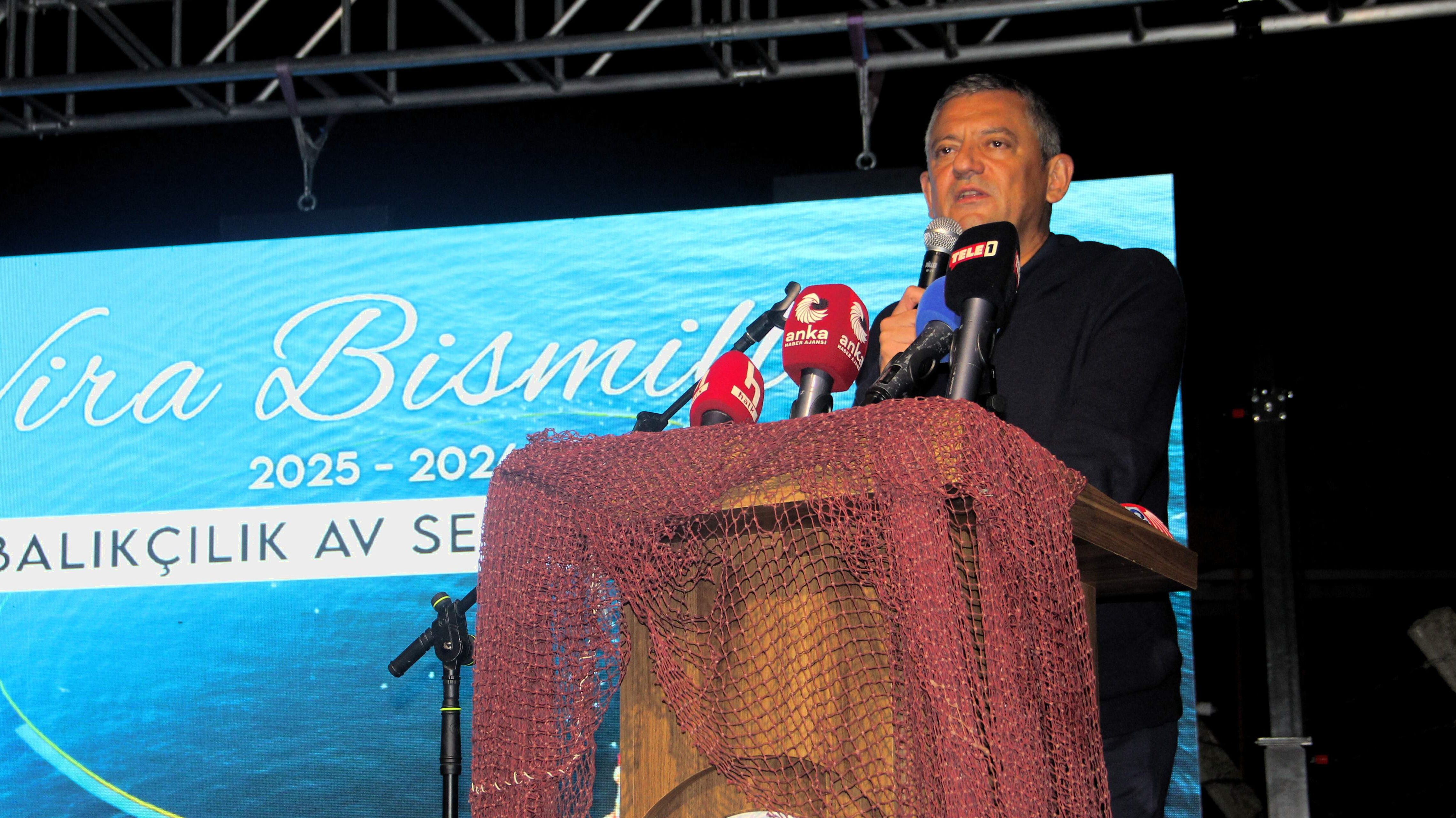 Özgür Özel'den roket testleriyle ilgili ilginç çıkış: Balıklar ürküyor - 3. Resim