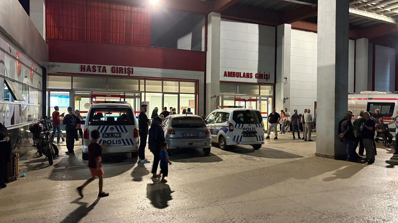 Sakarya'da fabrikada feci olay: Çelik borular ile duvar arasında sıkışan işçi can verdi Sakarya'da fabrikada feci olay: Çelik borular ile duvar arasında sıkışan işçi can verdi