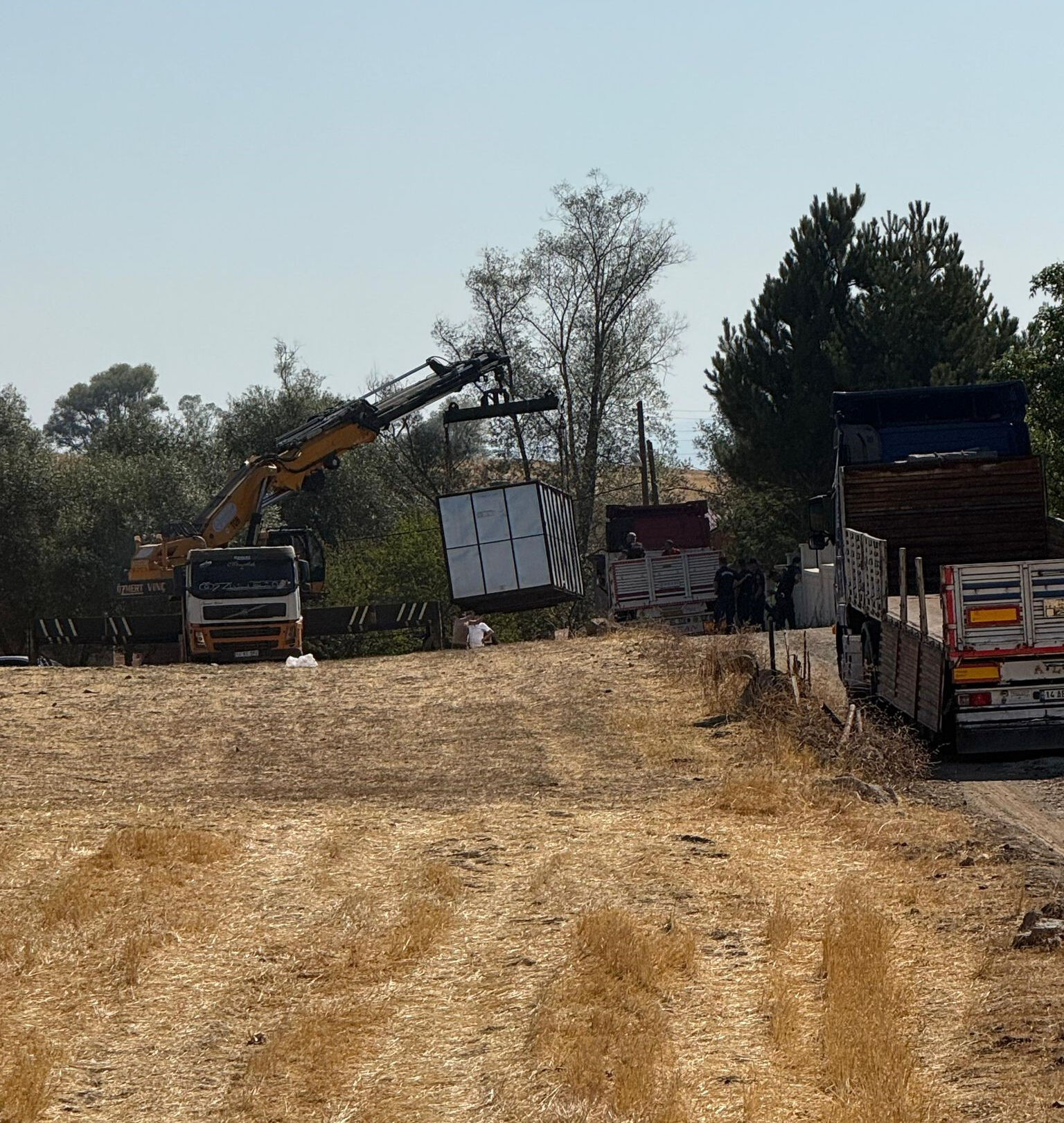 Yöneticileri dün FETÖ'den tutuklandı bugün fabrikadan mal kaçırıldı! Assan'a jandarma müdahalesi - 1. Resim