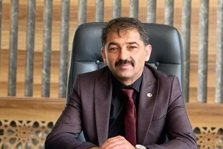 Zabıta döven belediye başkanıyla ilgili yeni görüntüler! Geçen yıl da personelin boğazını sıkmış - 2. Resim