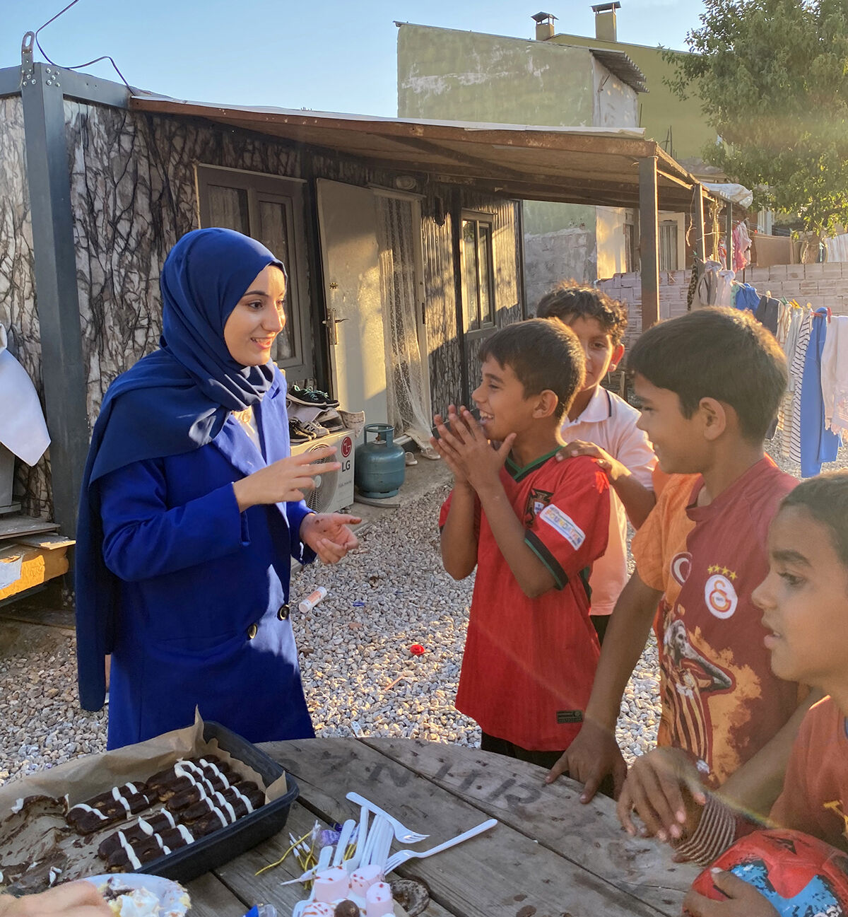 23 yaşına kadar yaptıkları çocuklara ilham oldu! Kurduğu 10 kütüphaneyi şehitlere ithaf etti - 5. Resim