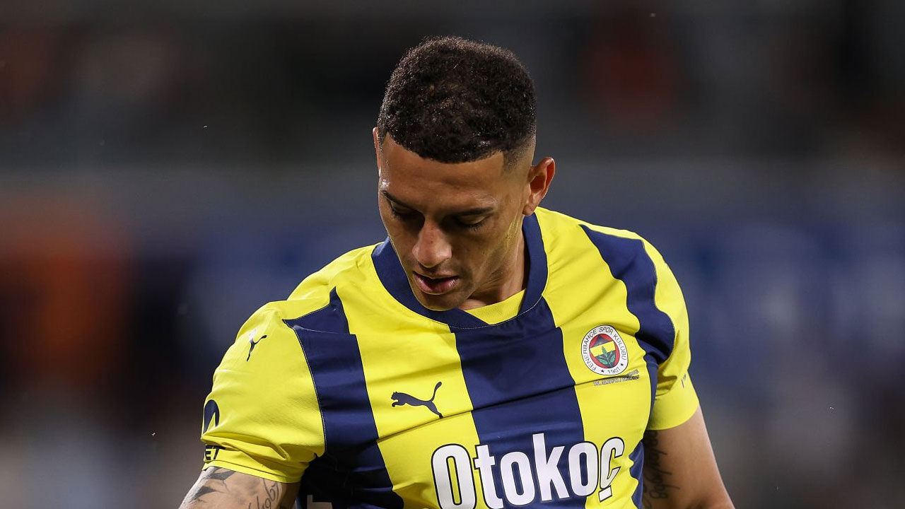 Fenerbahçe'de bir gecede 4 yıldızla yollar ayrıldı: Eleştiri oklarının hedefindeydi - 2. Resim