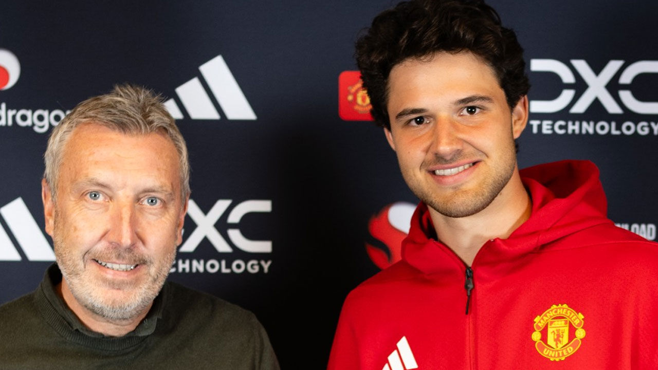 Galatasaray istedi, Manchester United aldı! Altay Bayındır'a dişli rakip - 1. Resim