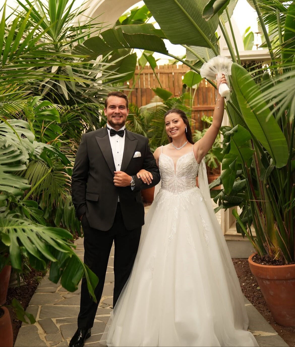 Gelin aracının önünü kesmeye kimse cesaret edemedi! Düğün konvoyunu gören bir daha baktı - 2. Resim