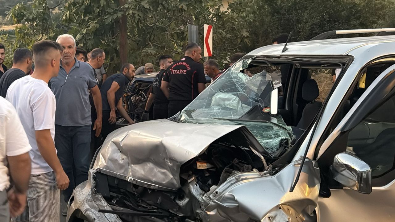 Kahramanmaraş'ta zincirleme kaza: Yaralılar arasında bebek de var Kahramanmaraş'ta zincirleme kaza: Yaralılar arasında bebek de var