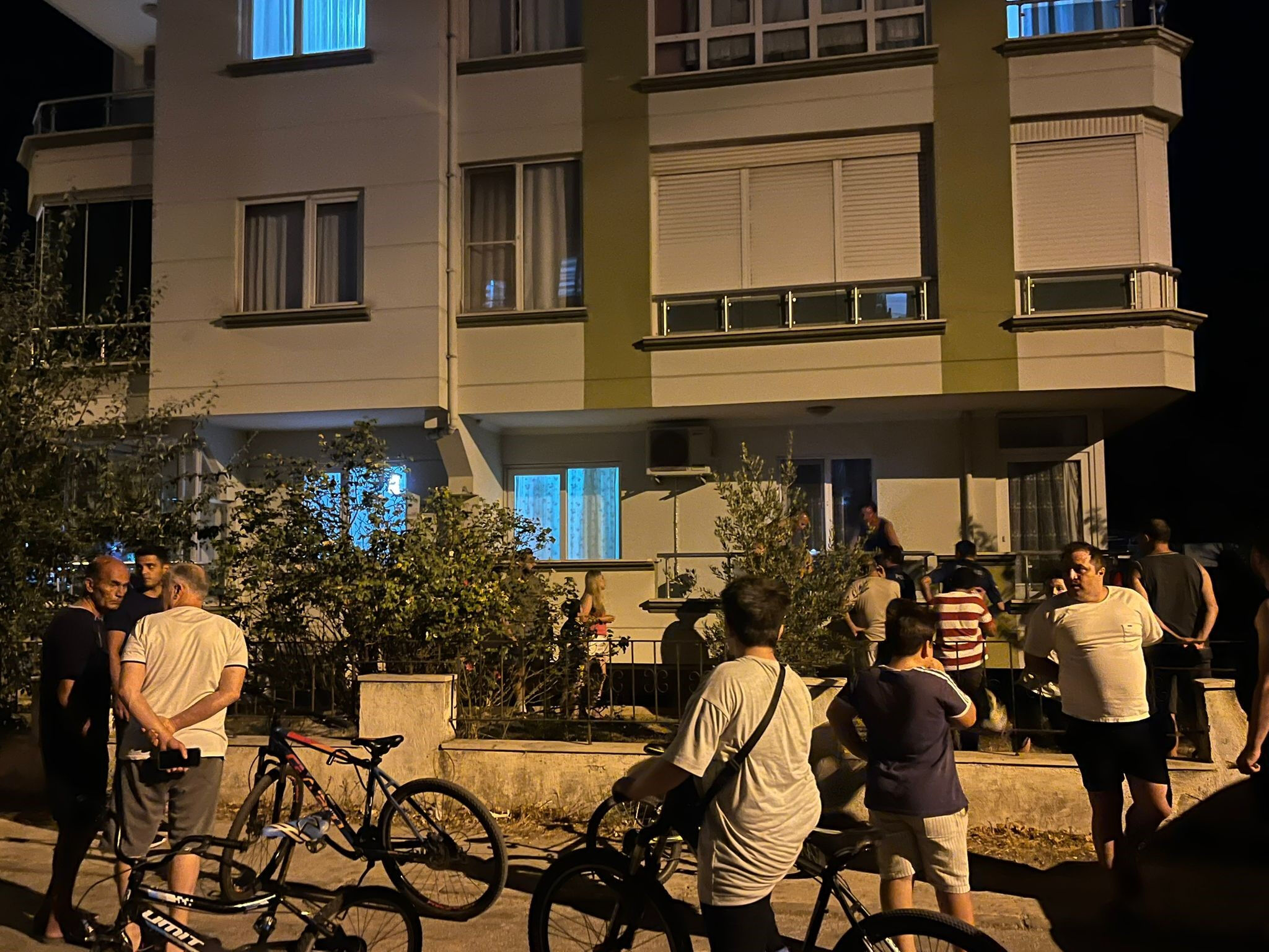 Muğla'da Menteşe Belediye Başkanı Gonca Köksal Aras'ın evine saldıranlar yakaladı: Bir 15 diğeri 16 yaşında - 1. Resim