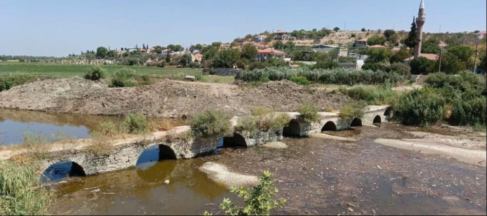 Tarihi köprü temizliğinde dikkat çeken keşif! - 2. Resim