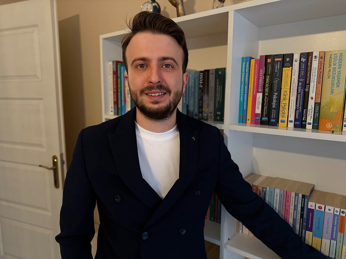 &Uuml;nl&uuml; isme eski eşinden isyan! &Ouml;zg&uuml;r Timuremre'den İnci Akbay hakkında yeni iddia: Sendroma maruz bırakıyor - 6. Resim