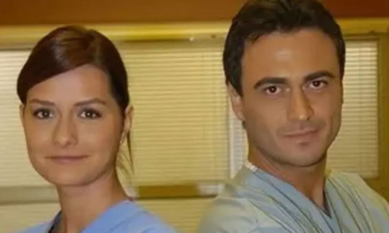 Yasemin ve İzzet Özilhan boşanıyor mu? Sosyetik çiftin evliliğinde kriz… Yasemin ve İzzet Özilhan boşanıyor mu? Sosyetik çiftin evliliğinde kriz… - 1. Resim