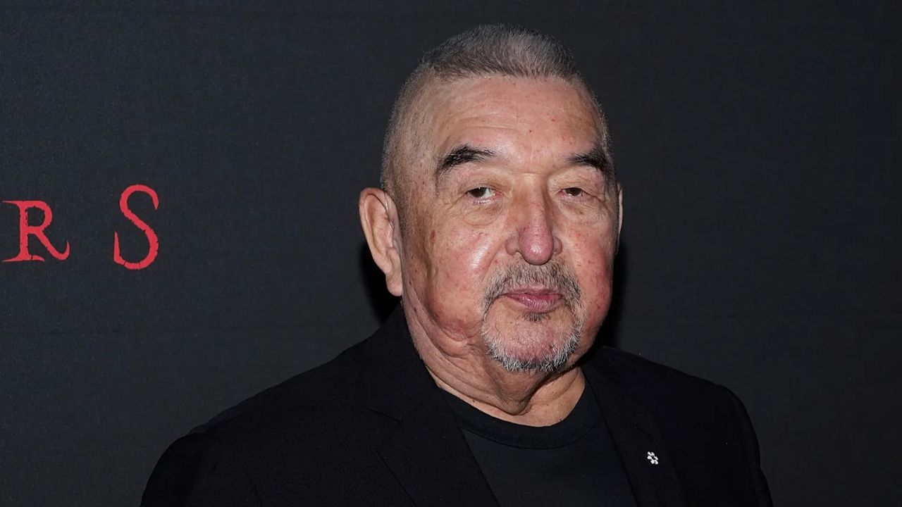 Hollywood bilgesi hayatını kaybetti! Graham Green 73 yaşındaydı Hollywood bilgesi hayatını kaybetti! Graham Green 73 yaşındaydı