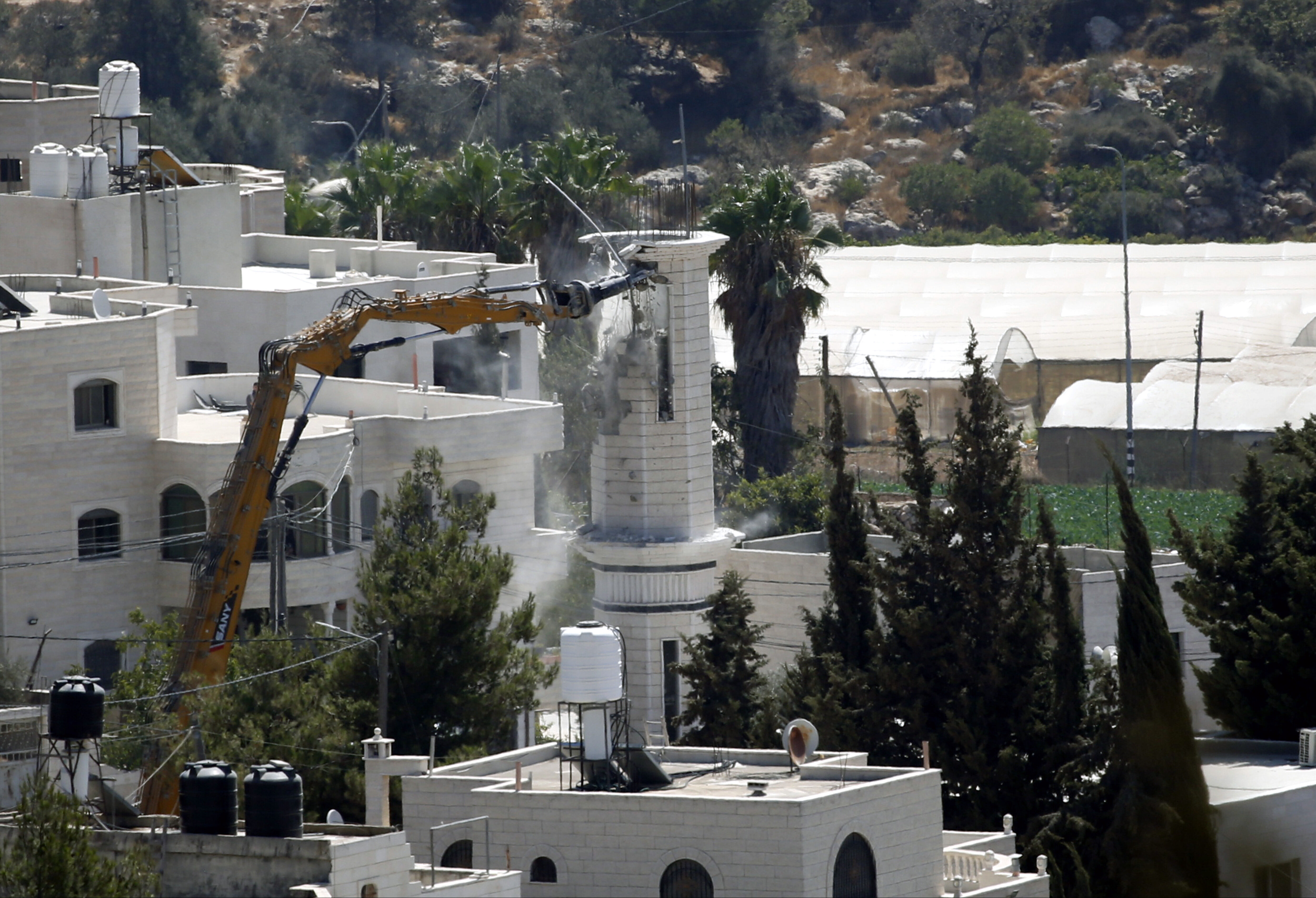 İsrail'den camiye saldırı! El Halil'de minareyi yıktılar - 2. Resim