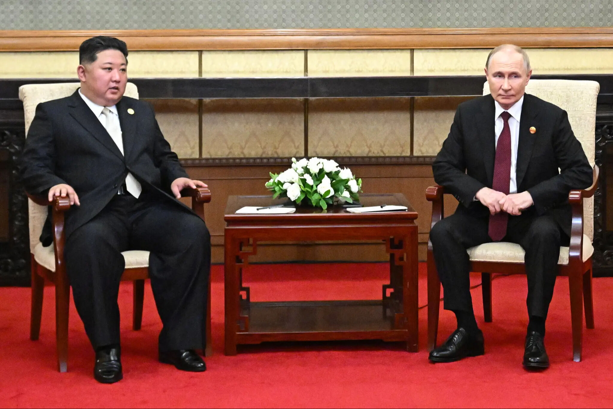 Liderin sağlığı devlet sırrı! Kuzey Kore, Kim Jong Un'a dair en küçük izleri dahi yok ediyor - 1. Resim