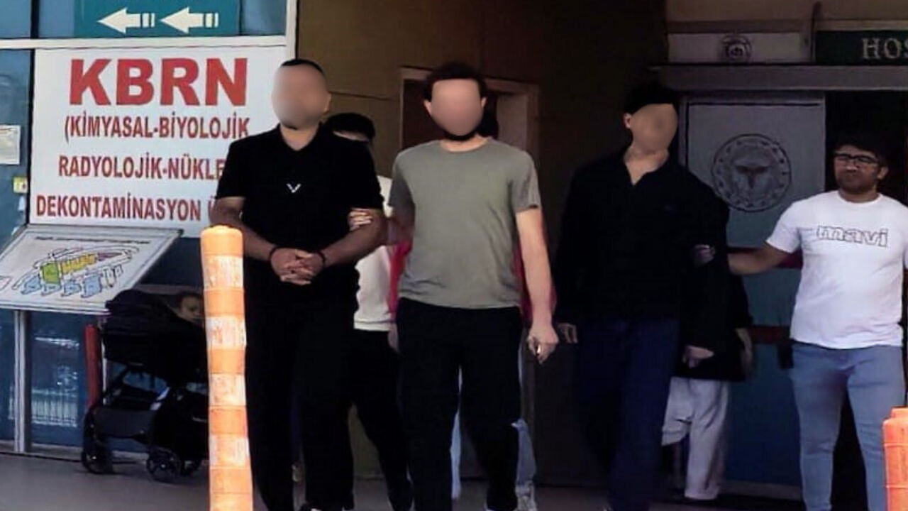 Taciz iddiasına sert müdahale hastanelik etti: Önce dayak yedi sonra bıçaklandı - 1. Resim