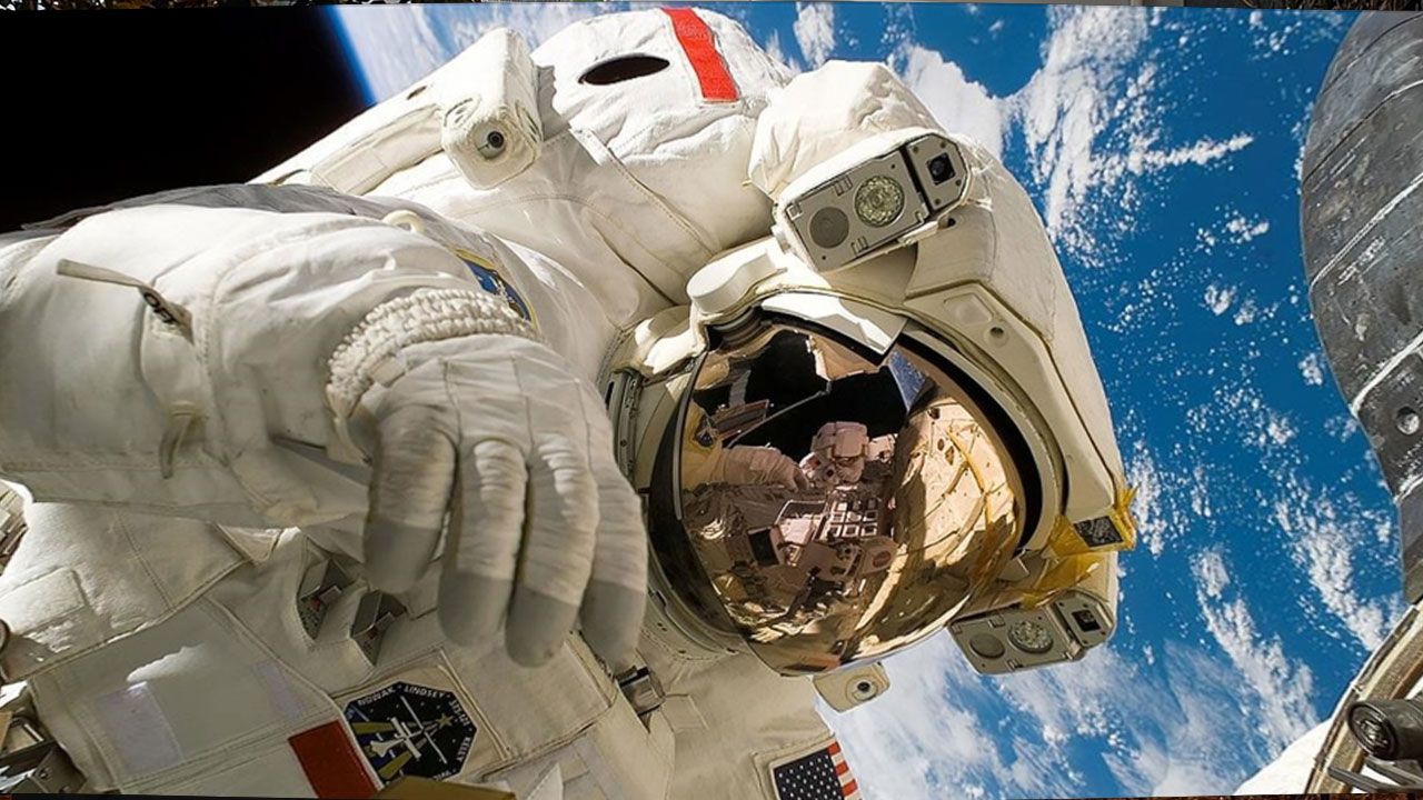 Uzay yalanıyla kalbini çaldı, parasını aldı! Bu da 'sahte astronot' vurgunu Uzay yalanıyla kalbini çaldı, parasını aldı! Bu da 'sahte astronot' vurgunu