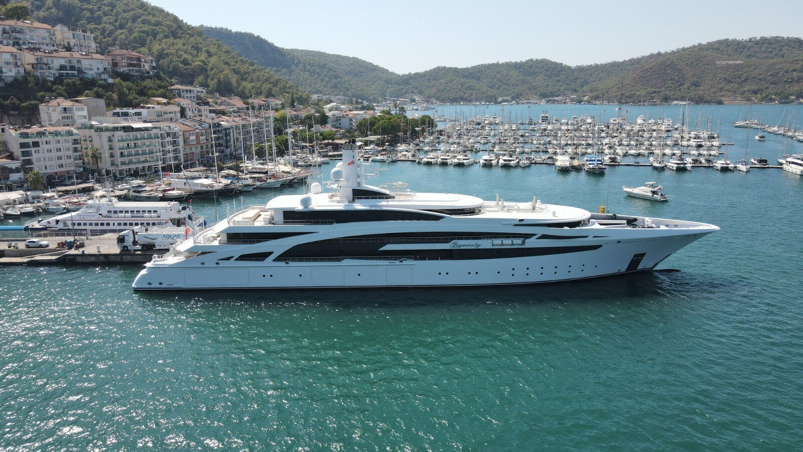 25 milyon TL'ye 450 ton akaryakıt aldı! Kazak milyarderin "y&uuml;zen sarayı" Fethiye'de - 1. Resim