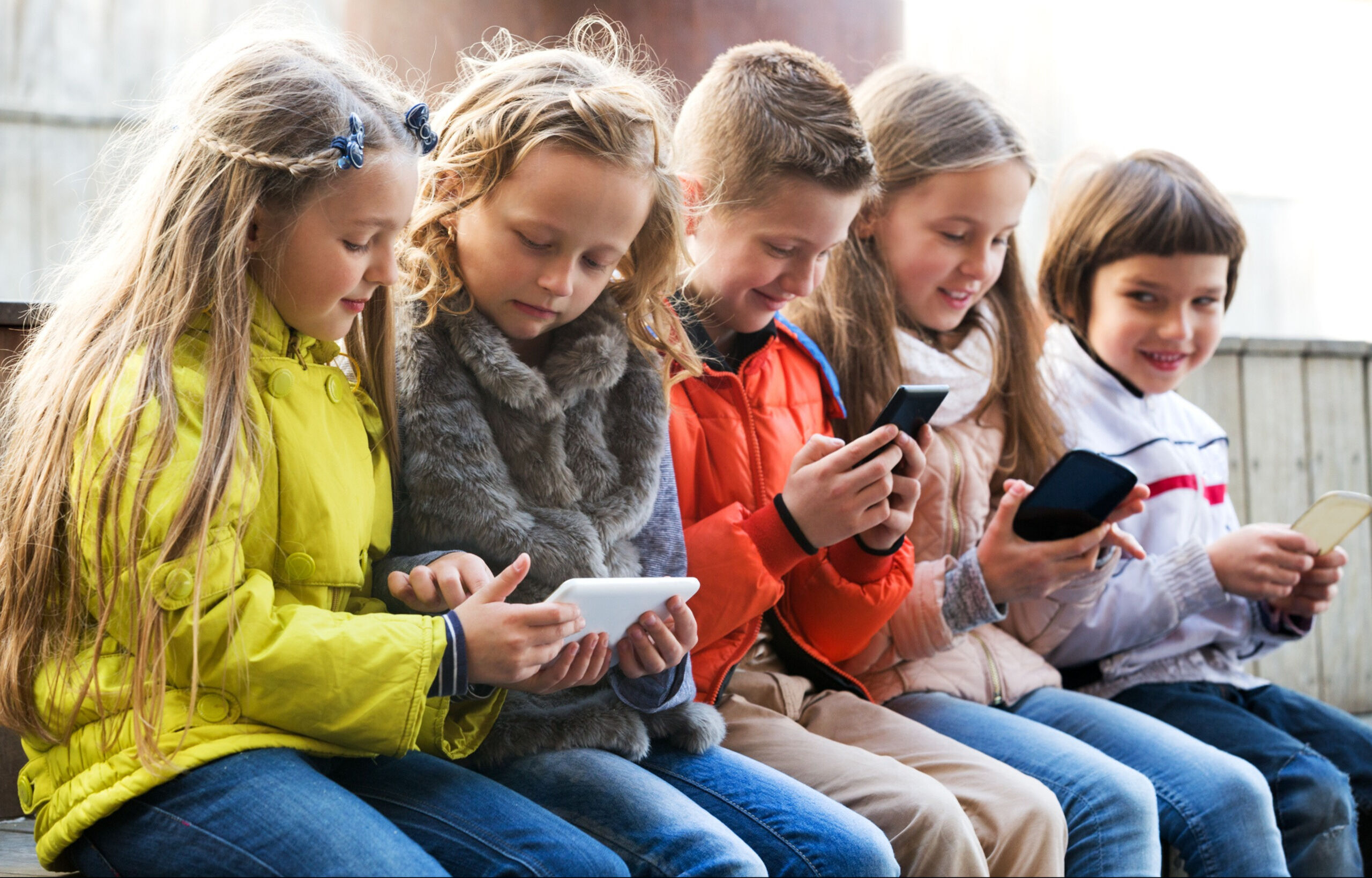 Aileler dikkat! Cep telefonuyla başı dertte olan anne babalara uzmanlardan çözüm yolları - 2. Resim