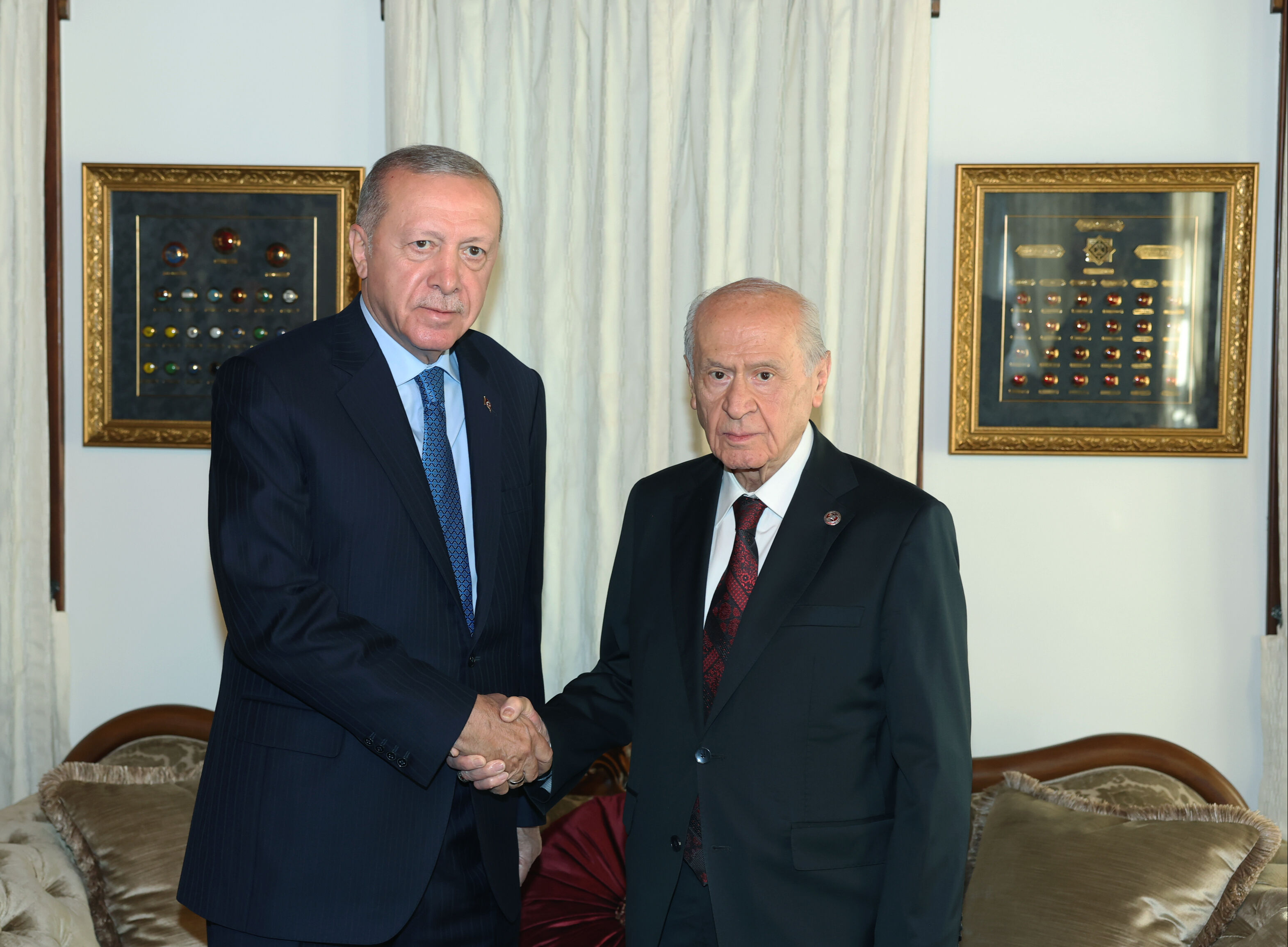 Cumhurbaşkanı Erdoğan ile Bahçeli arasında sürpriz görüşme - 1. Resim