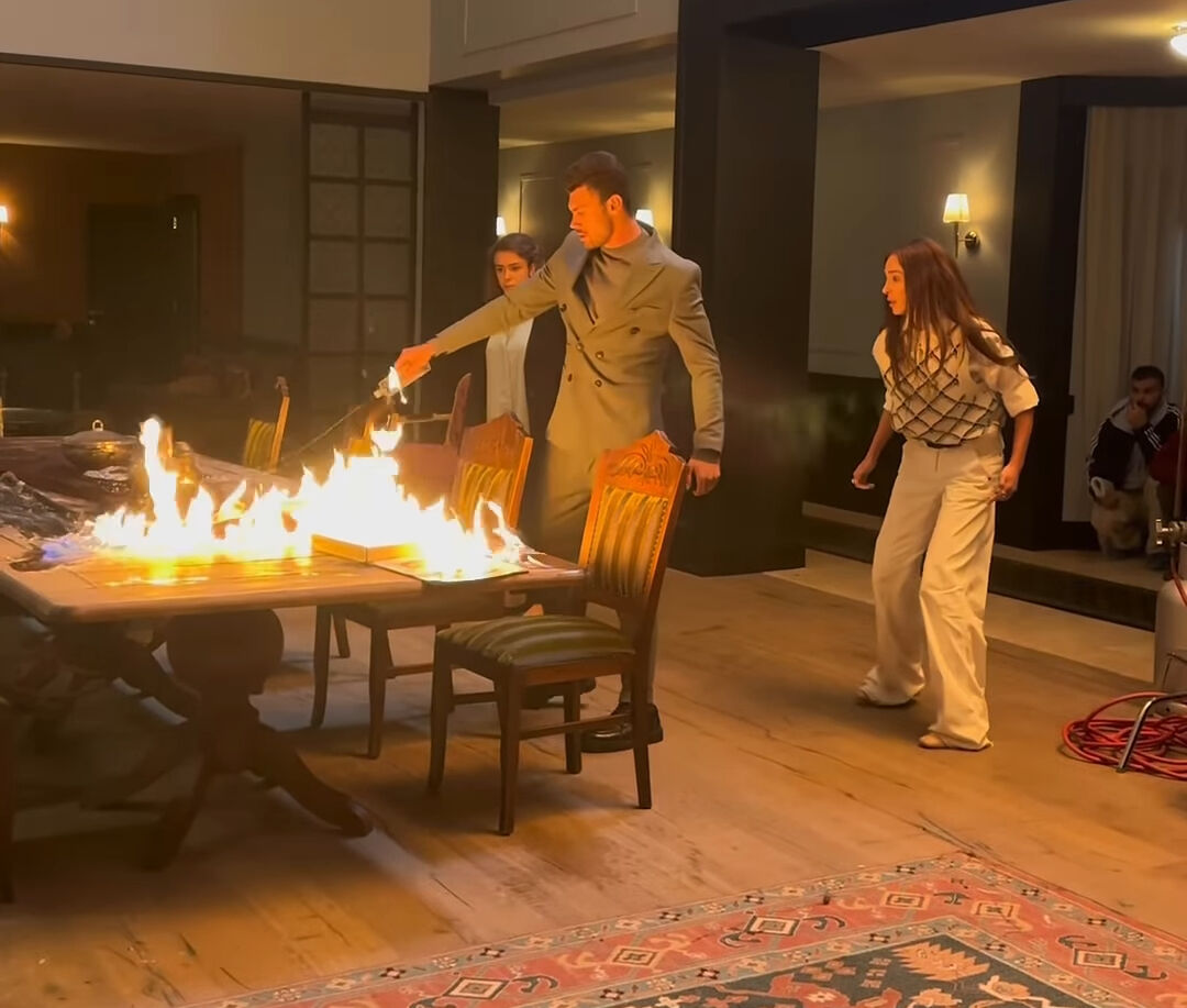 Dublörü işten çıkarılan Kıvanç Tatlıtuğ’tan ilk yorum… Sessizliğini bozdu - 2. Resim