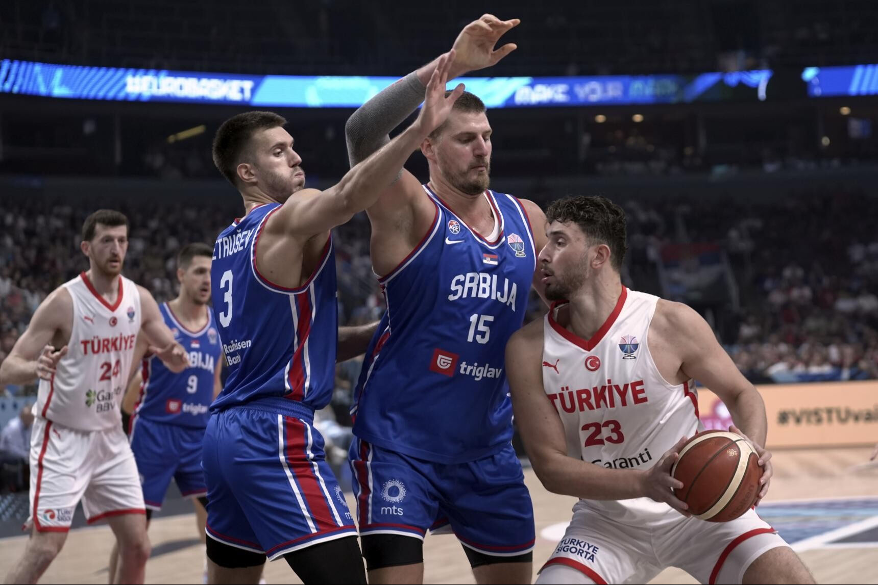 Düelloyu Alperen Şengün kazandı, Jokic göndermeli paylaşım olay oldu: Sırplar neye uğradığını şaşırdı - 1. Resim