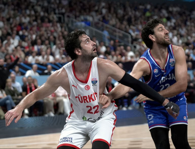 Düelloyu Alperen Şengün kazandı, Jokic göndermeli paylaşım olay oldu: Sırplar neye uğradığını şaşırdı - 3. Resim