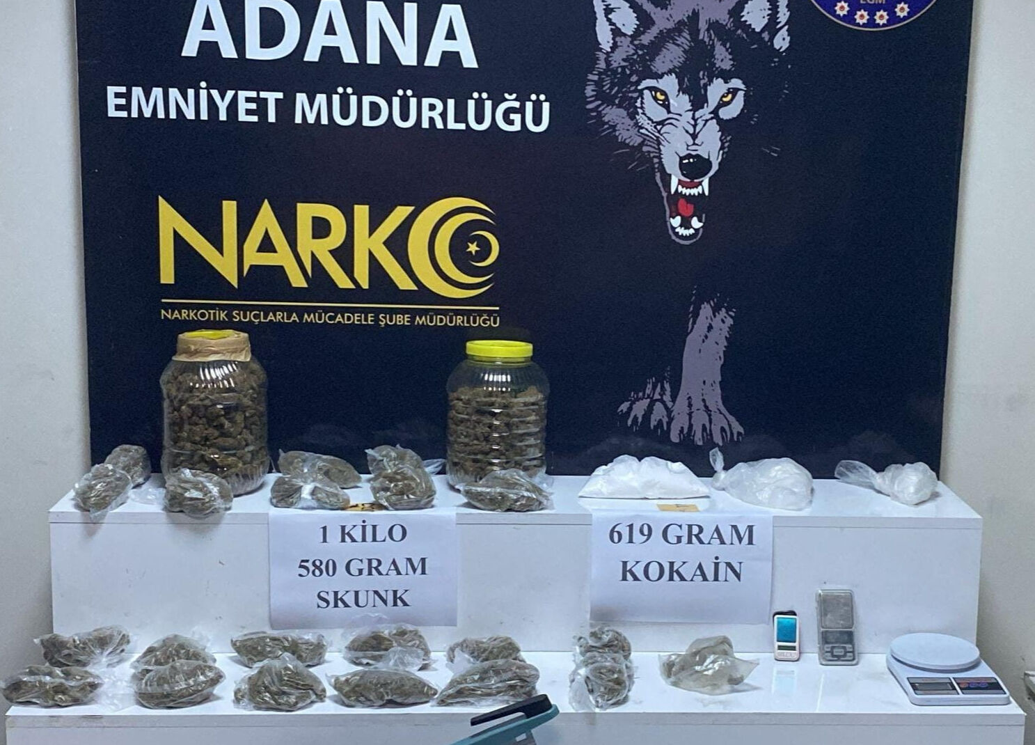 Dükkanında yüklü miktarda uyuşturucu bulundu! Kendisini 