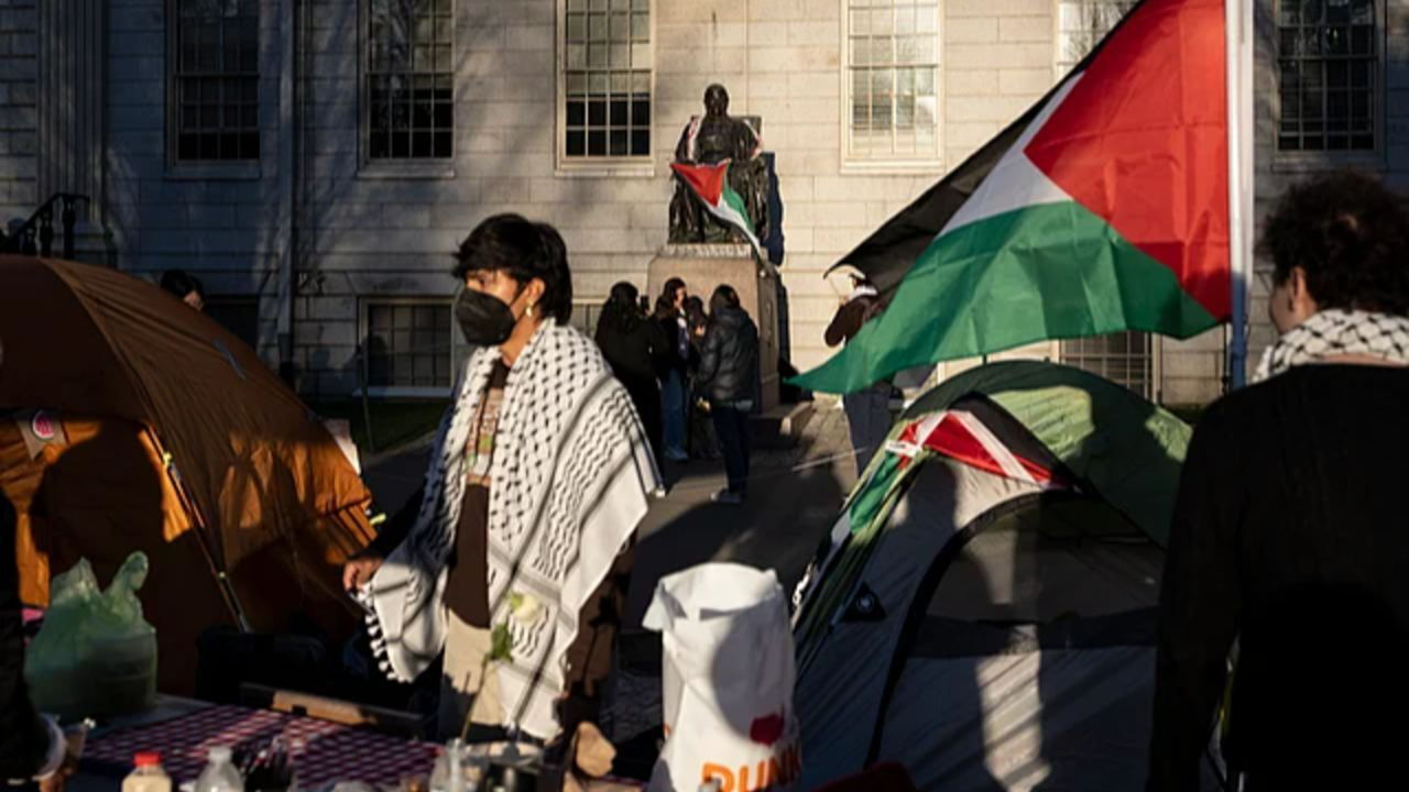 Harvard Üniversitesi, Trump'a karşı zafer ilan etti! Mahkeme fon kesintisini 'yasa ihlali' olarak nitelendirdi - 1. Resim