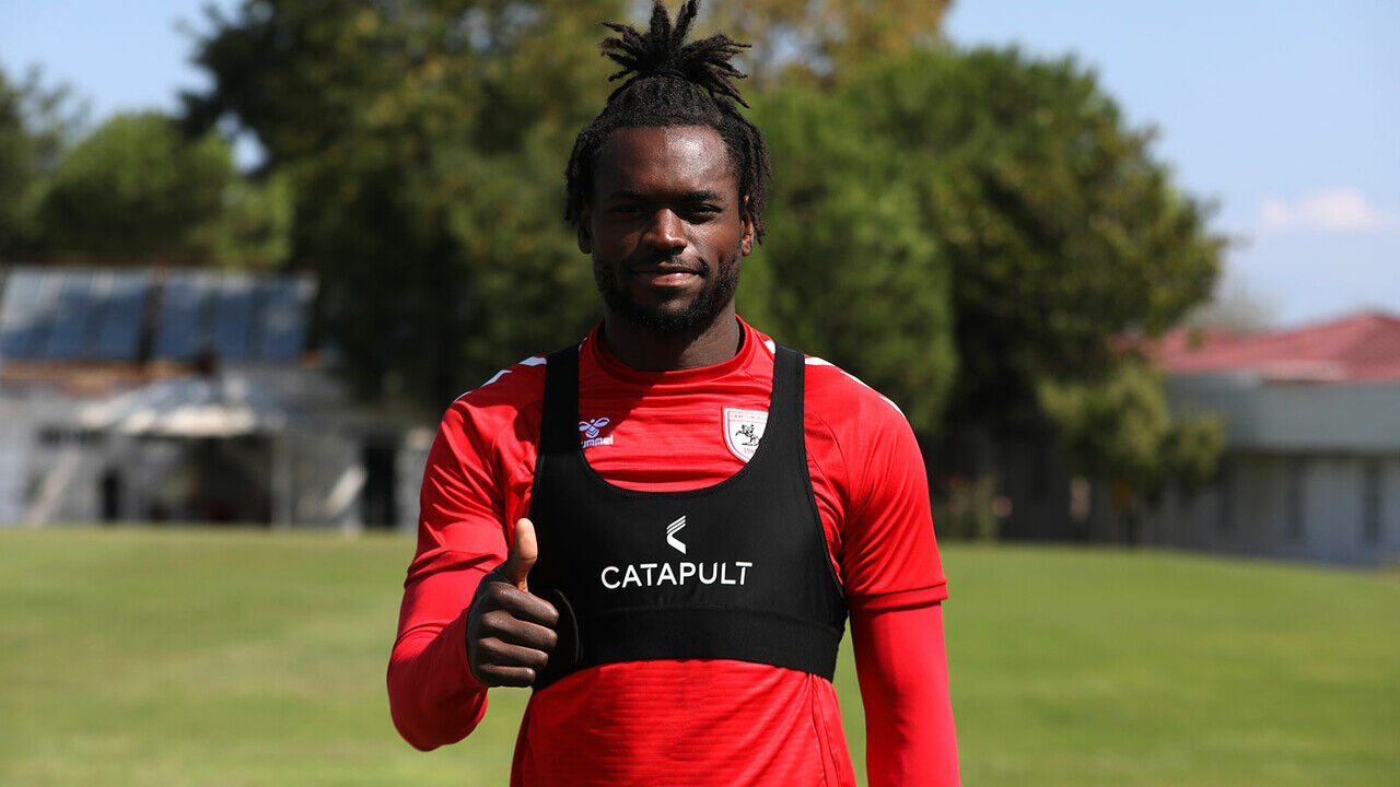 Samsunspor'un Konferans Ligi kadrosu: Dakikalar kala UEFA listesine eklendi Samsunspor'un Konferans Ligi kadrosu: Dakikalar kala UEFA listesine eklendi - 1. Resim