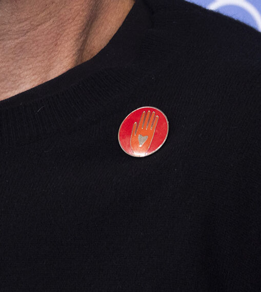 Ünlü oyuncu rozetiyle gündemde! Joaquin Phoenix Venedik Film Festivali'ne damgasını vurdu Ünlü oyuncu rozetiyle gündemde! Joaquin Phoenix Venedik Film Festivali'ne damgasını vurdu - 2. Resim