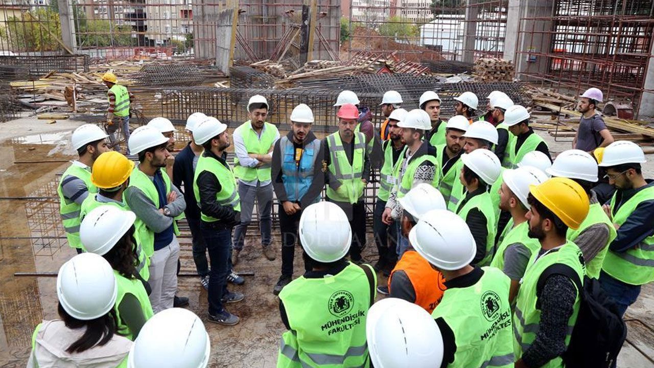 YKS'de dikkat çeken istatistik: 6 öğrenciden 5'i mühendisliği seçti YKS'de dikkat çeken istatistik: 6 öğrenciden 5'i mühendisliği seçti