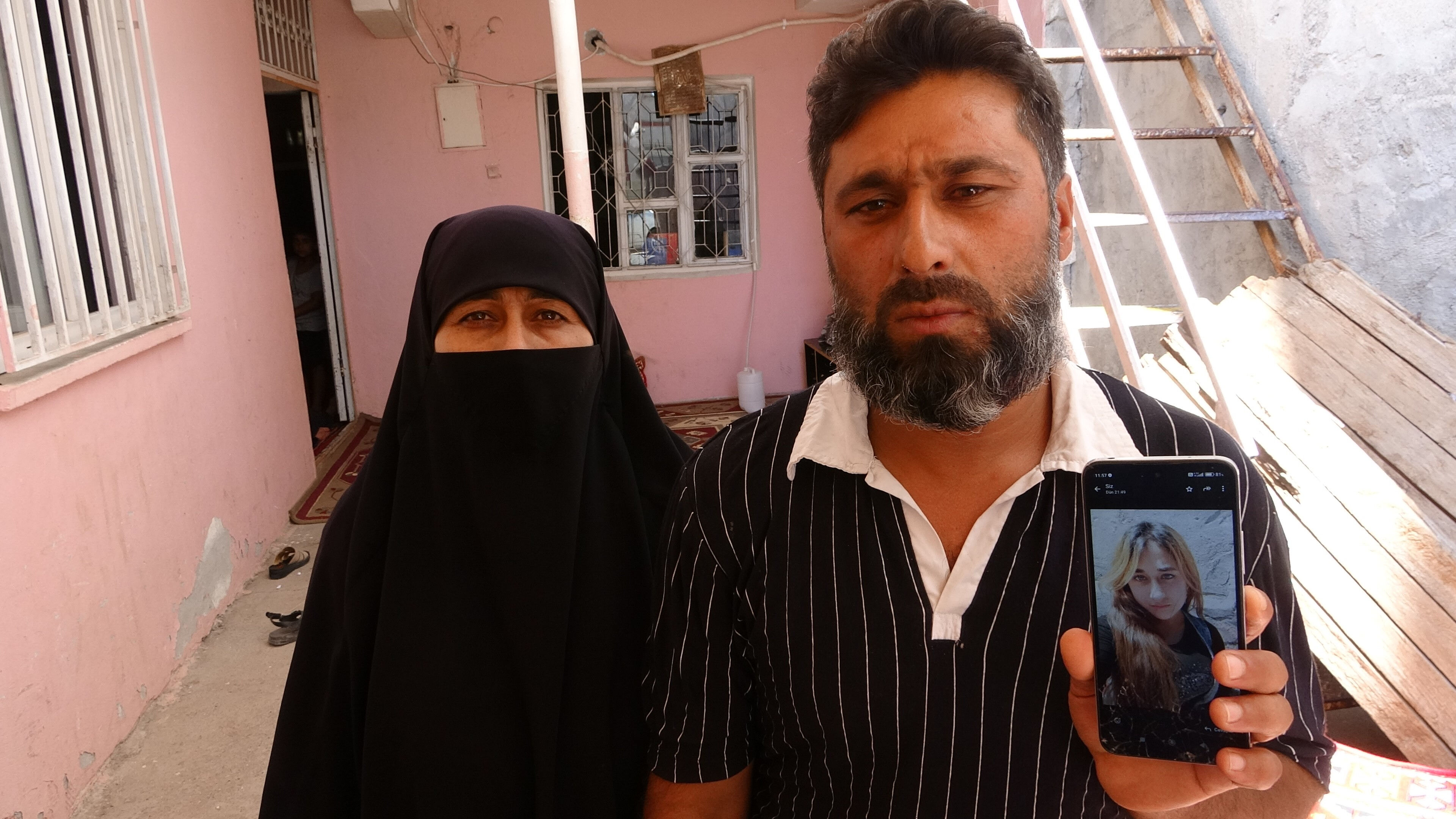 Adıyamanlı 16 yaşındaki  Medine sırra kadem bastı! Ailesi her yerde onu arıyor Adıyamanlı 16 yaşındaki  Medine sırra kadem bastı! Ailesi her yerde onu arıyor - 1. Resim