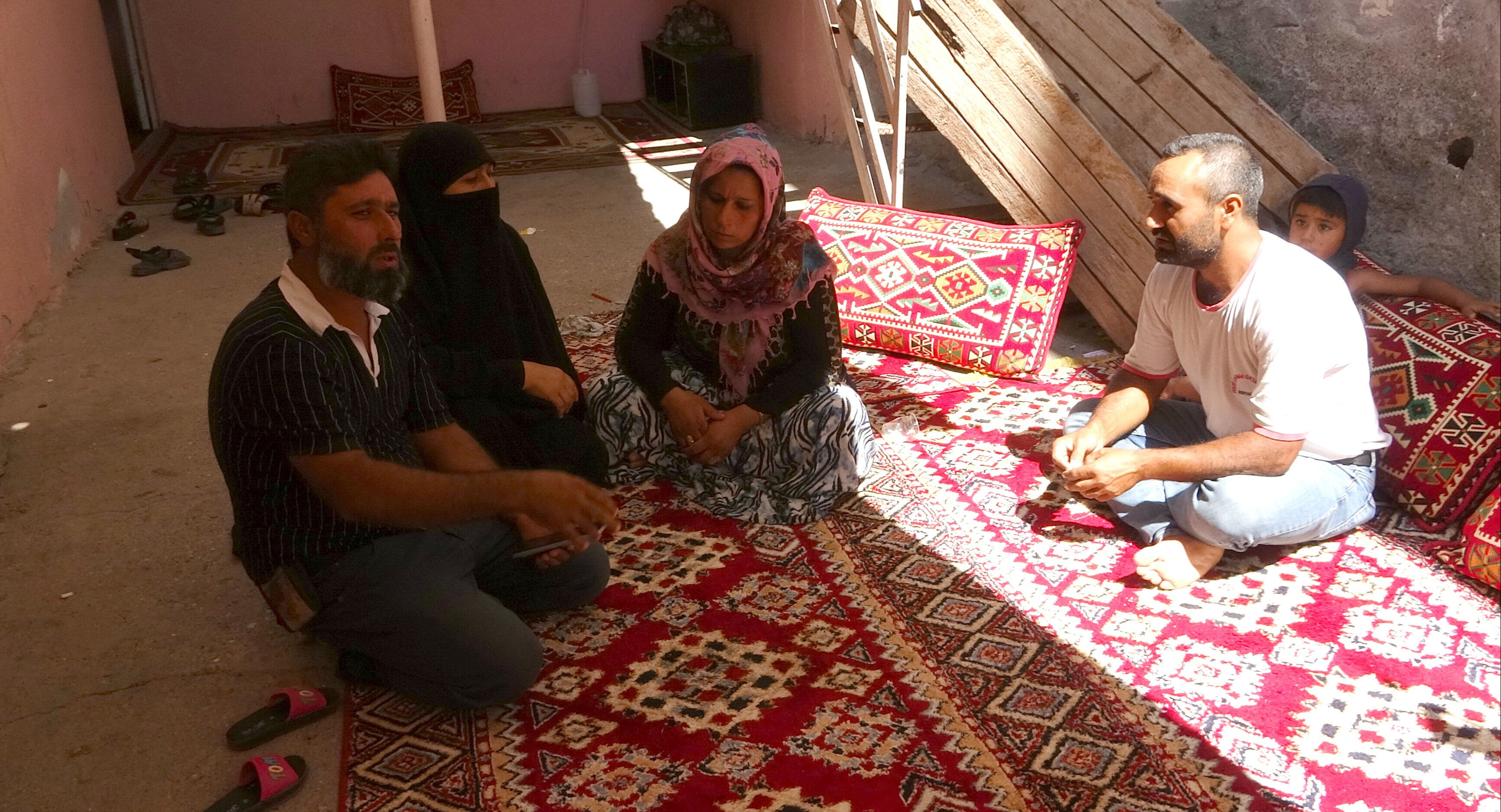 Adıyamanlı 16 yaşındaki  Medine sırra kadem bastı! Ailesi her yerde onu arıyor Adıyamanlı 16 yaşındaki  Medine sırra kadem bastı! Ailesi her yerde onu arıyor - 2. Resim