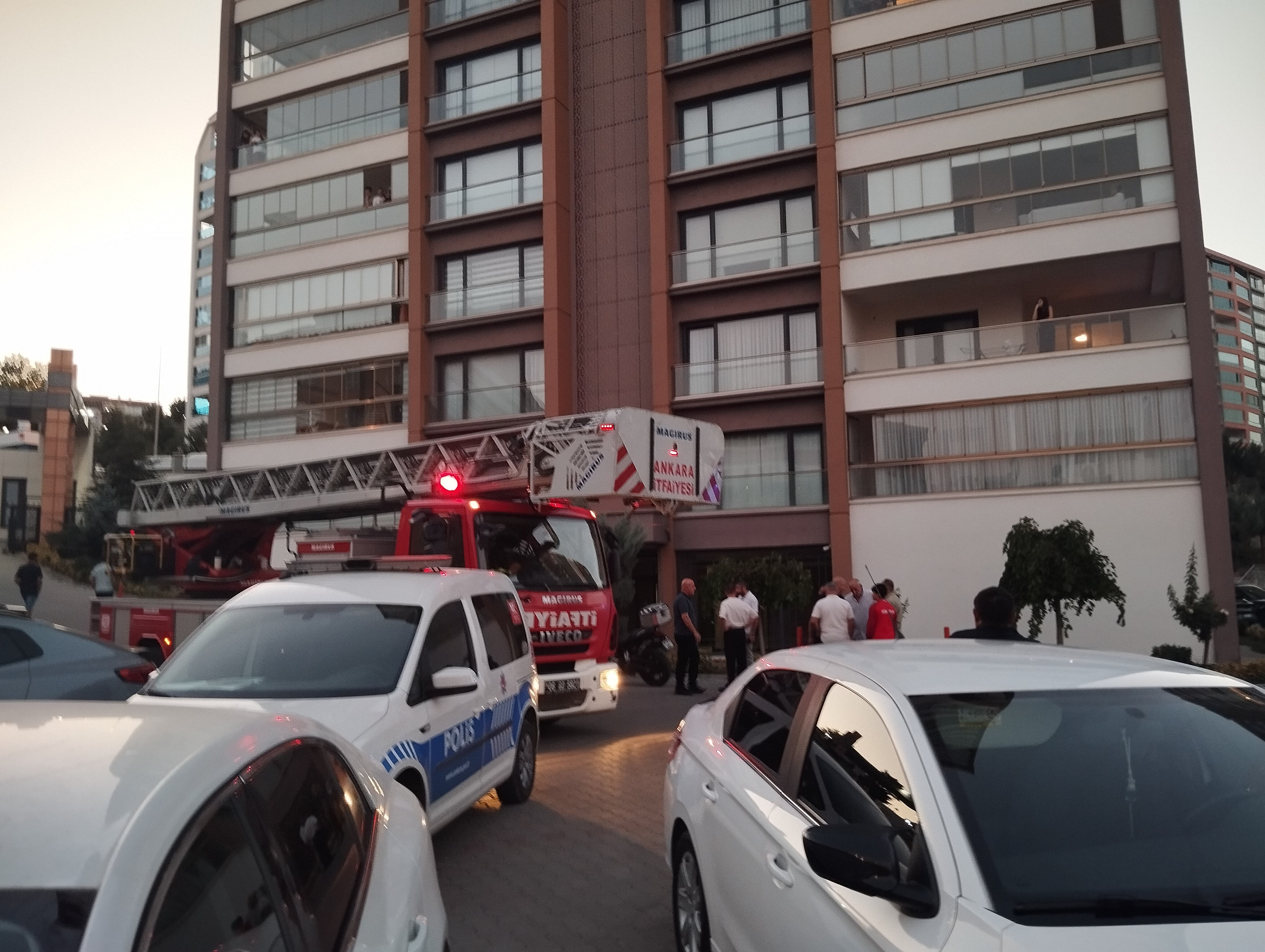 Ankara'da dehşete düşüren olay! Çocuklarının gözü önünde Müesser'i öldürdü - 1. Resim