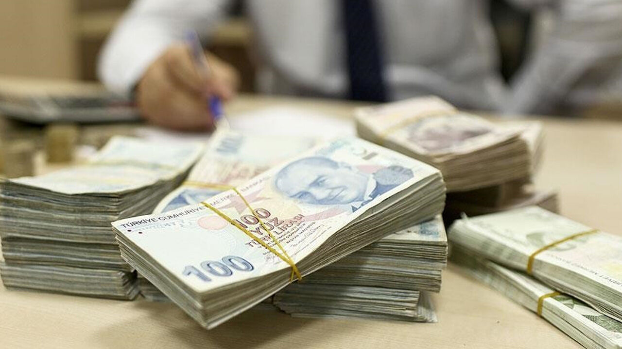 Bankalar faizden çok komisyondan kazandı! 6 ayda masraf kesintilerinden kârları... - 1. Resim