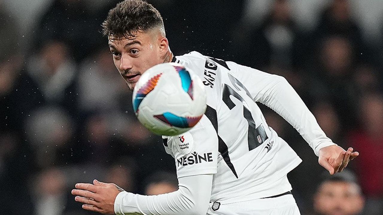 Beşiktaş'tan Trabzonspor'a sürpriz transfer: Anlaşma sağlandı Beşiktaş'tan Trabzonspor'a sürpriz transfer: Anlaşma sağlandı