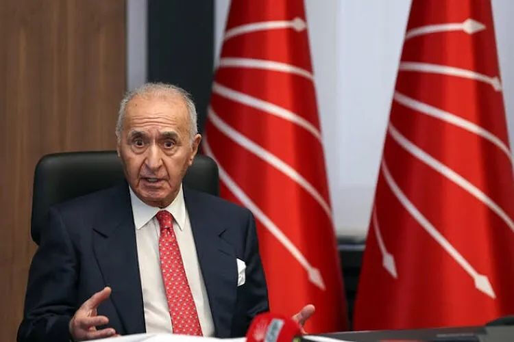 Devlet Bahçeli'yle ne konuştuğu merak ediliyordu: CHP'nin eski lideri Hikmet Çetin MHP'li Feti Yıldız'la da görüşecek - 2. Resim