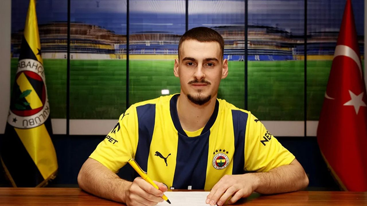 Fenerbahçe, Avrupa kadrosuna almamıştı! Mimovic'e Şampiyonlar Ligi'nden talip var Fenerbahçe, Avrupa kadrosuna almamıştı! Mimovic'e Şampiyonlar Ligi'nden talip var