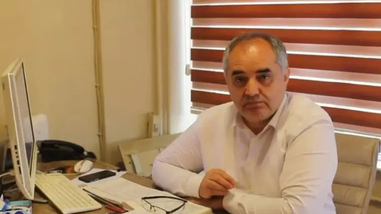 Gürsel Tekin'le kamera karşısına geçtikten saatler sonra... Hasan Babacan heyetten çekiliyor - 1. Resim