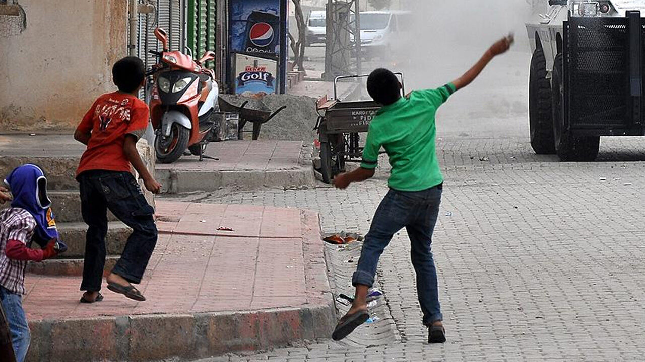 Sosyal medyada 'tetikçi' aranıyor! Kundaklama 10 bin, cinayet 300 bin lira... - 1. Resim